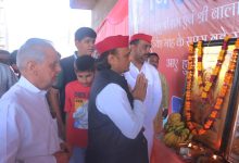 Photo of सपा अध्यक्ष अखिलेश यादव ने पार्षद जीतू को दिया आशीर्वाद, कैंट विधानसभा क्षेत्र में मची हलचल