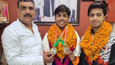 Photo of कराटे चैंपियन वेदांत सिंह को पार्षद देवेंद्र सिंह यादव जीतू ने किया सम्मानित 